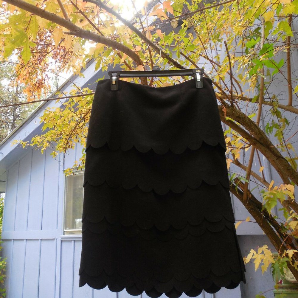 Anthropologie Maeve scalloped layered pencil skirt | Size 8